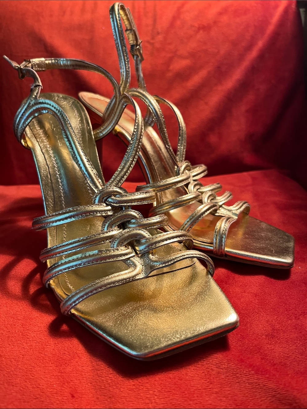 SCHUTZ NWOT Octavian Metallic Gold Strappy Sandals Sz 7.5 w/Original bag